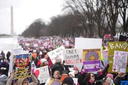 Manifestantes en la "Marcha del pueblo" en Washington el 18 de enero de 2025. Foto Christopher Furlong/Getty Images/AFP (Photo by Christopher Furlong / GETTY IMAGES NORTH AMERICA / Getty Images via AFP).