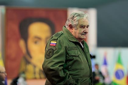 Durante la primera sesión de la cumbre de la Comunidad de Estados Latinoamericanos y Caribeños (CELAC) en Caracas, Venezuela, el 2 de diciembre de 2011