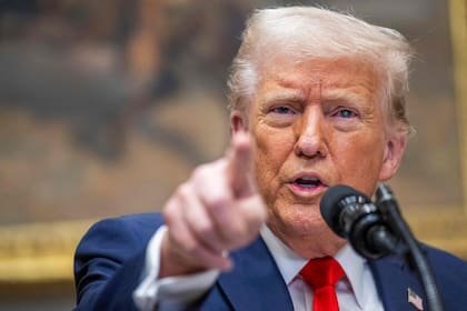El presidente de Estados Unidos, Donald Trump, habla en la Sala Roosevelt de la Casa Blanca en Washington, D.C., el 3 de marzo de 2025