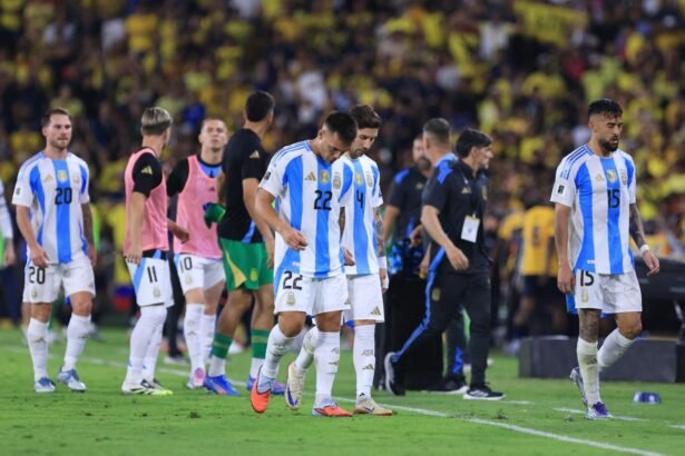 En un partido caliente, Argentina cayó 1-0 ante Ecuador en el cierre de las Eliminatorias - Diario Plural San Juan