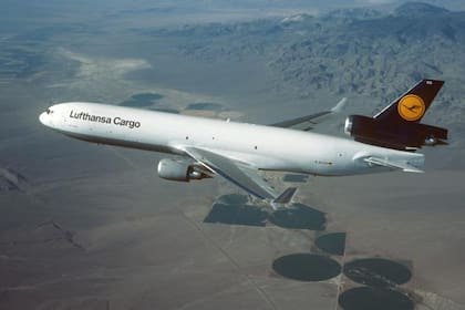 Puestos de trabajo en riesgo: el grupo aéreo Lufthansa dice que podría reducir 4000 empleos para 2030 con ayuda de Inteligencia Artificial