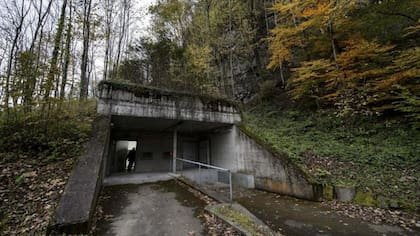 Suiza desarrolló una cultura de defensa civil complementada con refugios desperdigados por el territorio.