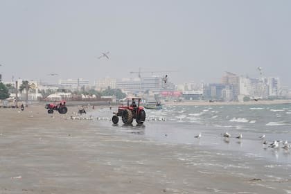 Una playa junto al estrecho de Ormuz, en Bandar Abbas, Irán