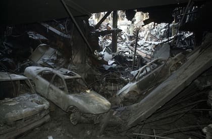 Vehículos en el nivel B3 del estacionamiento del World Trade Center que fueron destruidos en el atentado